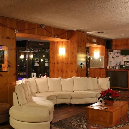 国民酒店 3* 博尔米奥