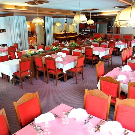 国民酒店 酒店 博尔米奥